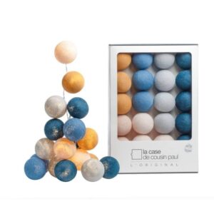 Πρόκειται για μια γιρλάντα διακόσμησης δωματίου με φωτάκια από την εταιρεία La Case De Cousin Paul. Δώστε άλλο 018901